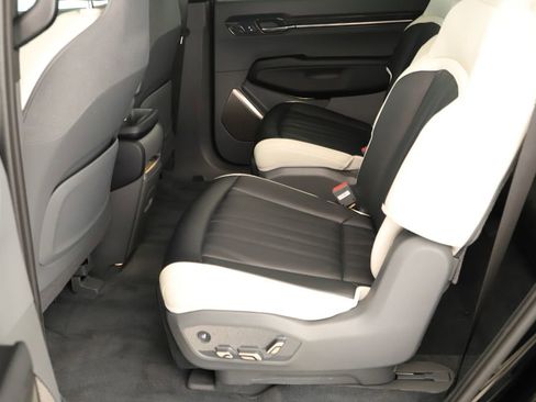 Used 2024 Kia EV9 GT-Line image 28