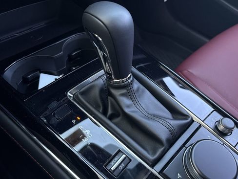 Used 2025 MAZDA CX-30 AWD 2.5 S w/ Preferred Package image 18