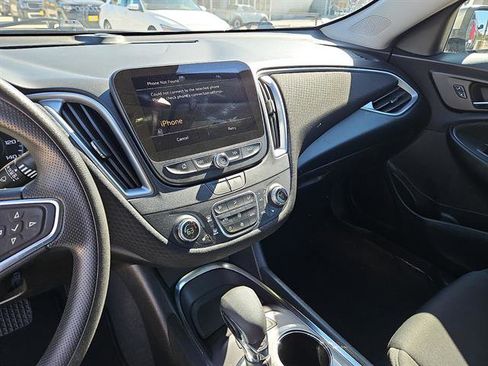 Used 2024 Chevrolet Malibu LT image 18
