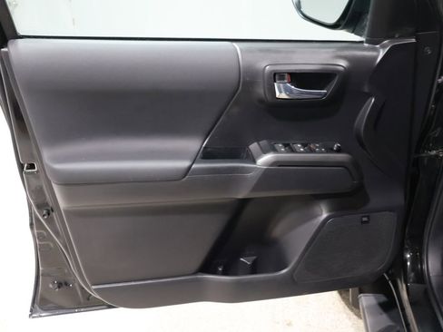 Used 2023 Toyota Tacoma TRD Sport image 14