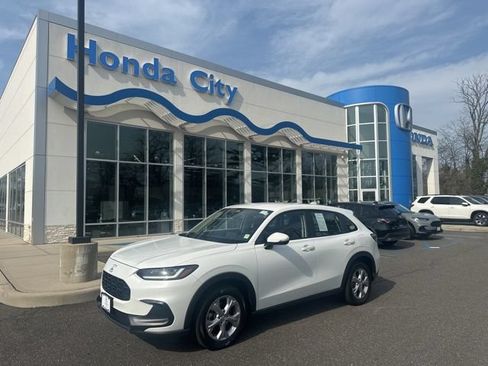 Certified 2024 Honda HR-V LX image 2