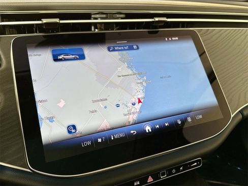 Used 2025 Mercedes-Benz E 350 Sedan image 13