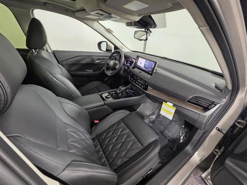 New 2026 Nissan Rogue Platinum AWD/4WD image 15