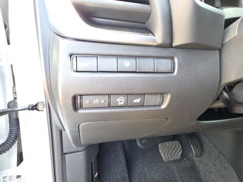 Used 2026 Nissan Rogue SV FWD image 15