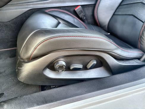 Used 2023 Chevrolet Corvette Stingray Premium Cpe w/ Z51 Performance Package RWD image 4