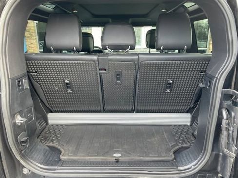 Used 2023 Land Rover Defender 90 V8 AWD/4WD image 39