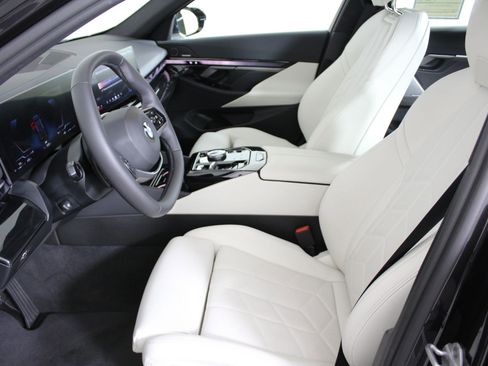 Certified 2026 BMW 540i xDrive image 5