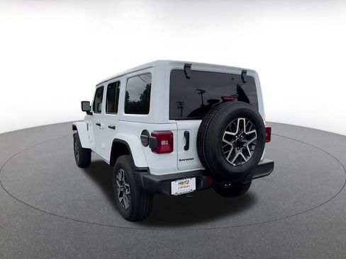 Used 2025 Jeep Wrangler Unlimited Sahara AWD/4WD image 11