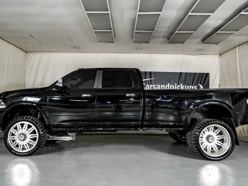 Used 2014 RAM 3500 Laramie w/ Convenience Group AWD/4WD image 11