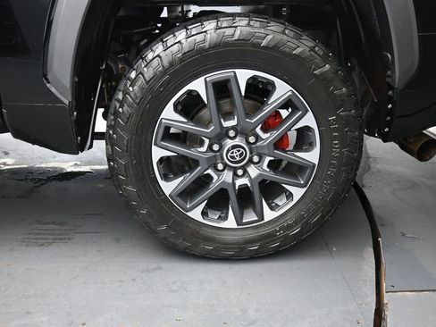 Used 2022 Toyota Tundra Limited image 11