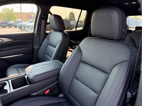 New 2026 Chevrolet Traverse LT w/ Driver Confidence Package FWD image 19