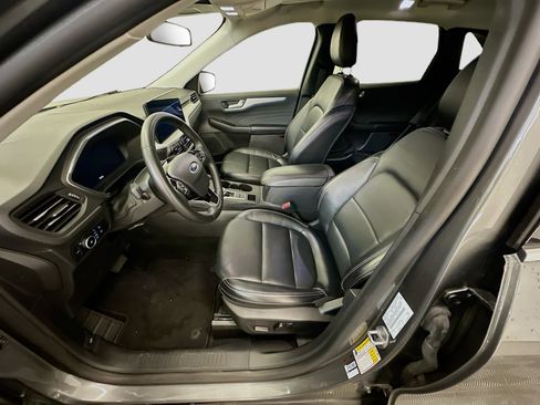 Used 2025 Ford Escape Platinum AWD/4WD image 13