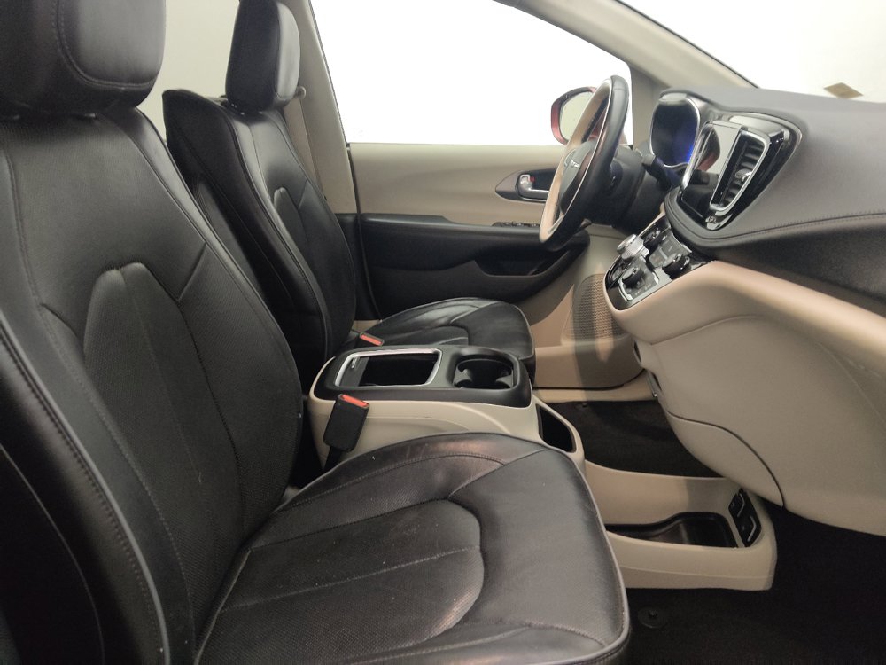 Used 2018 Chrysler Pacifica Limited FWD image 21