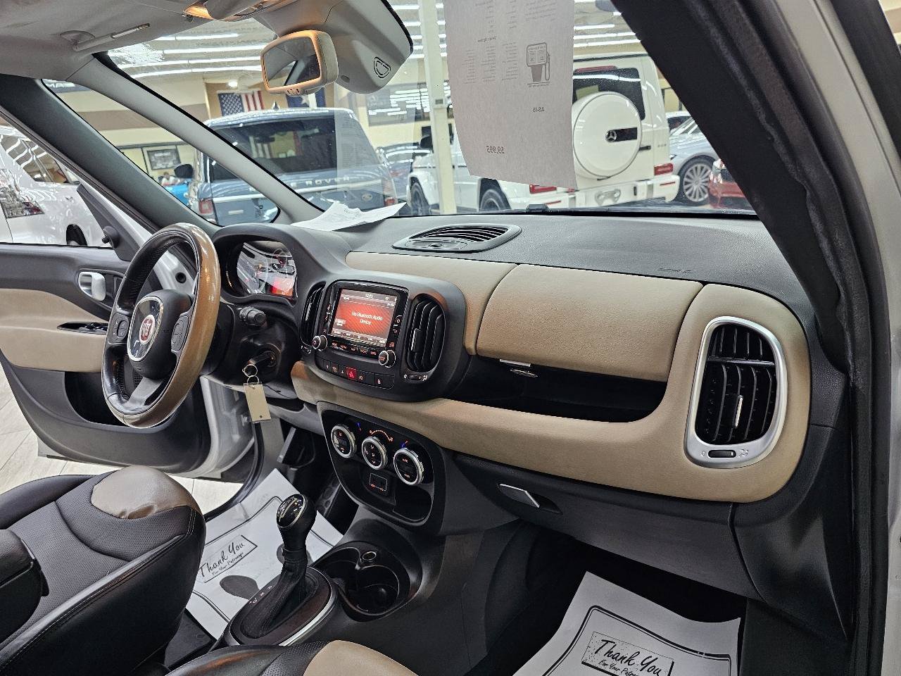 Used 2017 FIAT 500L Lounge w/ Premium Package FWD image 20