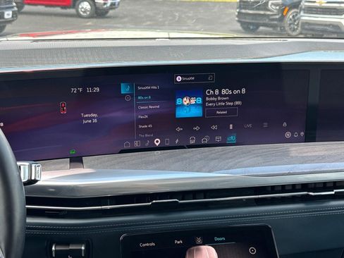 Used 2025 Cadillac Escalade IQ Luxury 2 w/ LPO, Premium Carpet Package AWD/4WD image 9