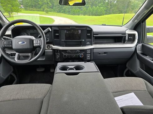 Certified 2025 Ford F250 XLT AWD/4WD image 3