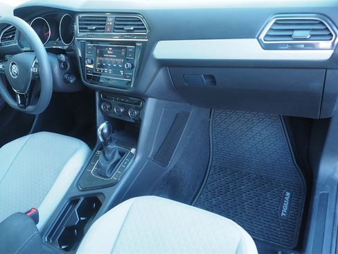 Used 2020 Volkswagen Tiguan S image 25