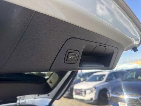 Used 2023 Buick Envision Essence image 7