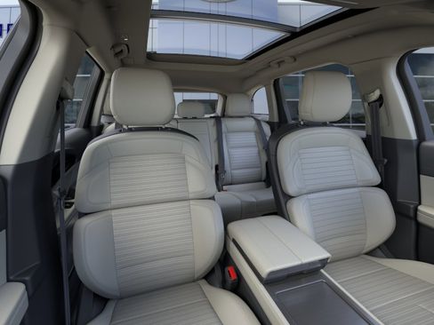 New 2026 Lincoln Nautilus Reserve AWD/4WD image 32