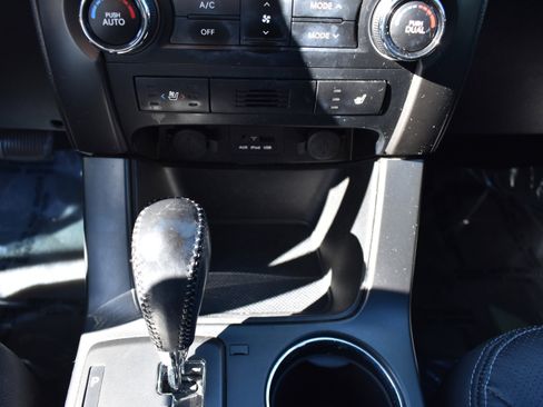 Used 2013 Kia Sorento SX w/ SX Premium Pkg image 23