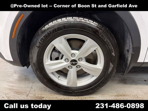 Used 2022 Kia Sorento LX AWD/4WD image 5