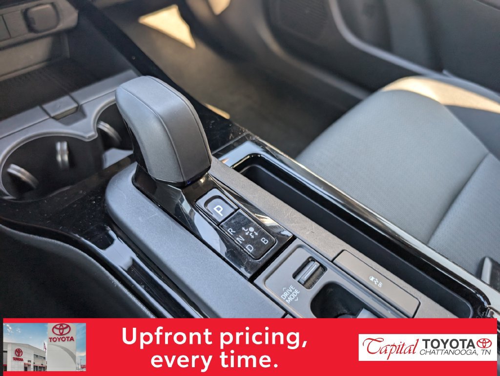 Used 2025 Toyota Prius LE FWD image 25