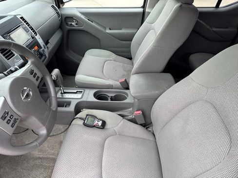 Used 2015 Nissan Frontier SV w/ SV Value Truck Package AWD/4WD image 25