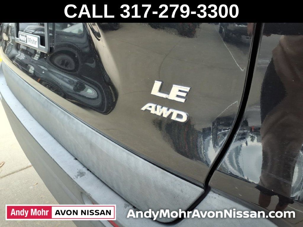 Used 2019 Toyota RAV4 LE AWD/4WD image 12