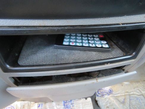 Used 2010 Freightliner Sprinter 2500 RWD image 14