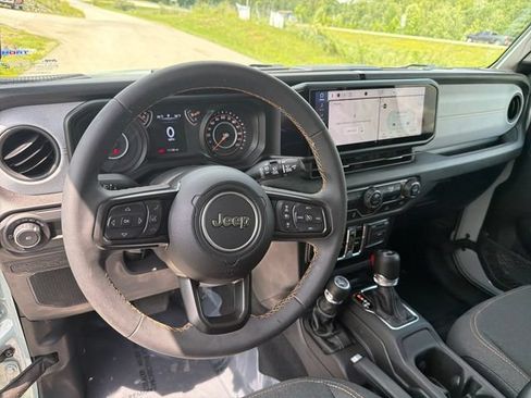 Used 2024 Jeep Wrangler Unlimited Sport AWD/4WD image 15