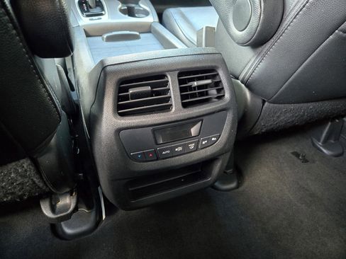 Used 2016 Honda Pilot EX-L image 11