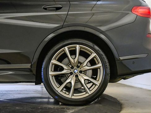 Certified 2021 BMW X7 M50i w/ Dynamic Handling Package image 11
