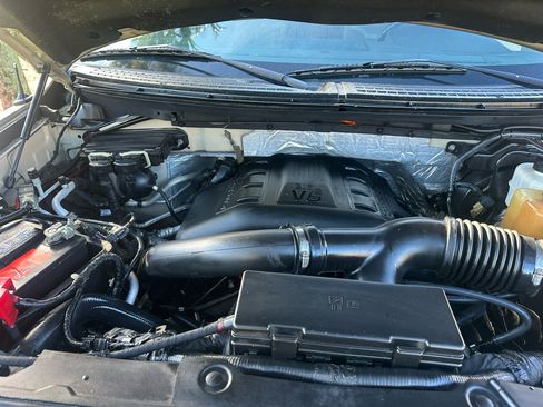 Used 2011 Ford F150 Lariat w/ Lariat Chrome Pkg image 25