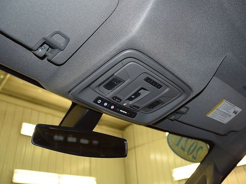 Used 2021 GMC Sierra 1500 Elevation w/ Preferred Package image 29