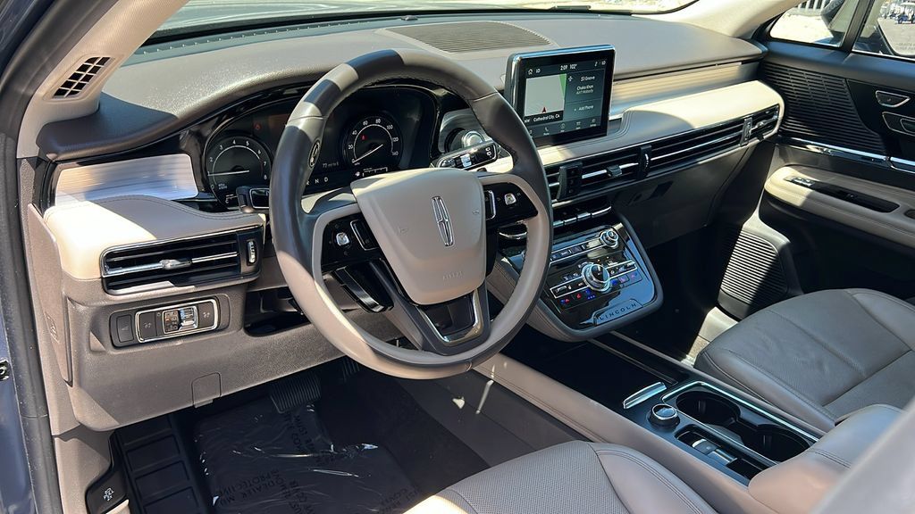 Certified 2022 Lincoln Corsair FWD w/ Premium Package image 10