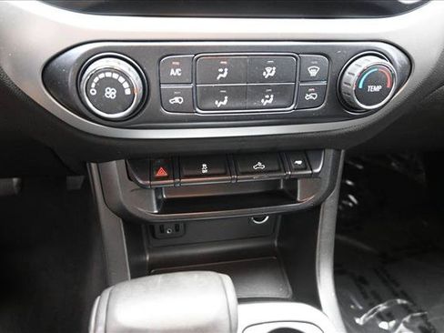 Used 2019 Chevrolet Colorado LT AWD/4WD image 16