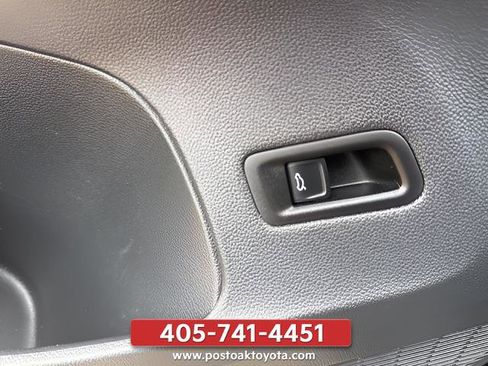 Used 2024 Volkswagen Atlas Cross Sport SE AWD/4WD image 36