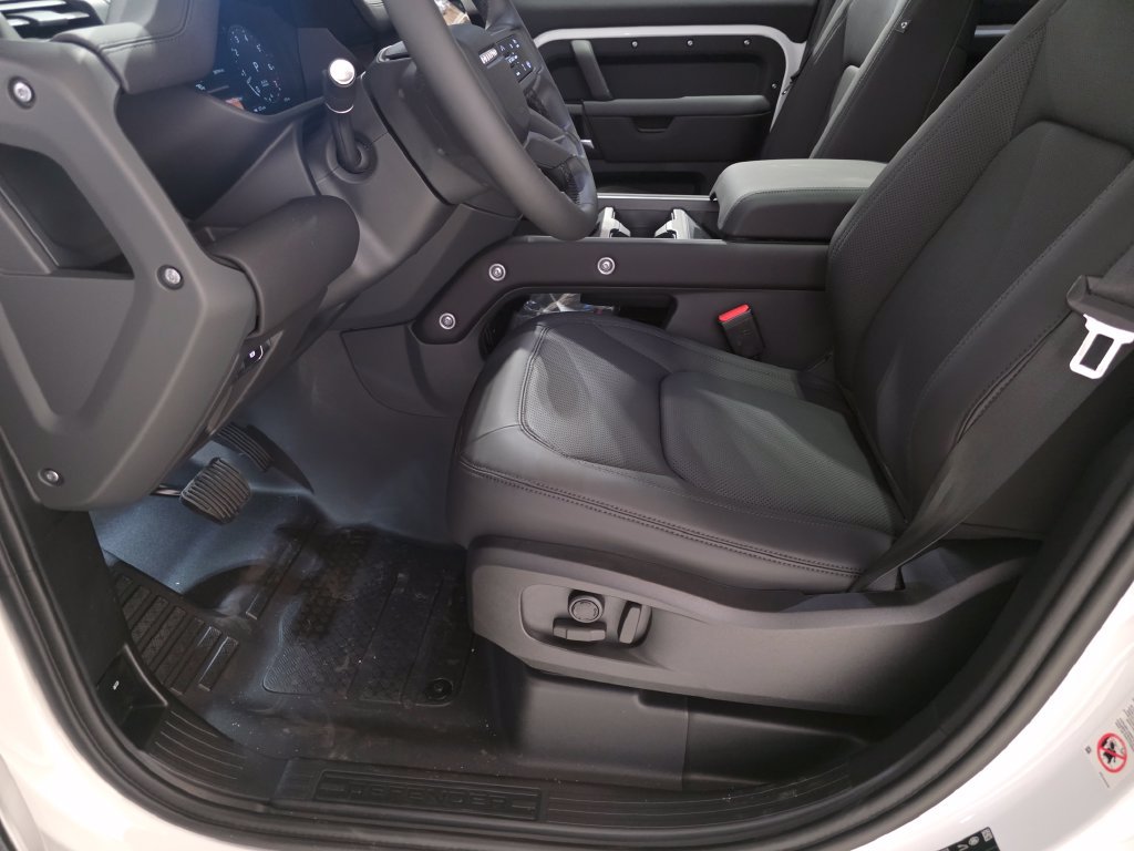 New 2026 Land Rover Defender 110 S AWD/4WD image 19
