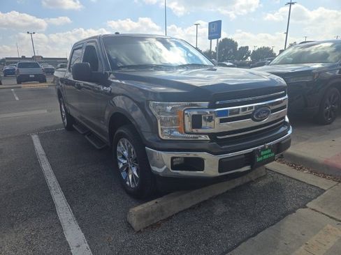 Used 2018 Ford F150 XLT image 3