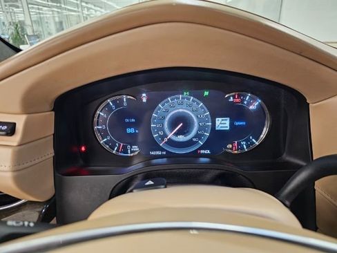 Used 2019 Cadillac Escalade Platinum image 13