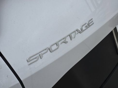 New 2026 Kia Sportage LX w/ LX Convenience Package FWD image 7
