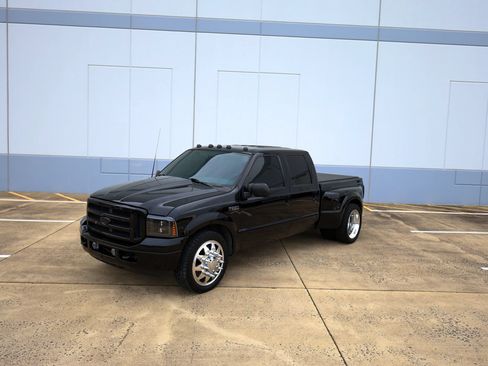 Used 2003 Ford F350 XLT RWD image 3