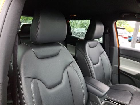 Certified 2026 Jeep Compass Limited AWD/4WD image 13