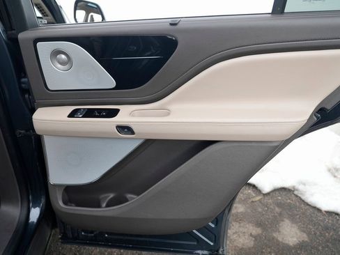 Used 2023 Lincoln Aviator Reserve w/ Equipment Group 201A image 40