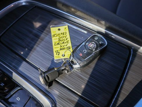 Used 2024 Buick Enclave Premium image 10