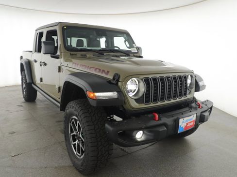 New 2025 Jeep Gladiator Rubicon w/ Convenience Group image 3
