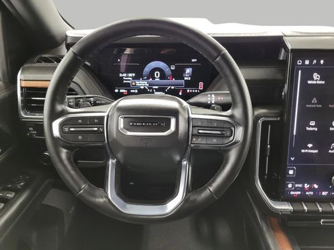 Used 2025 GMC Yukon XL Denali image 6