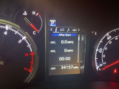 Used 2024 Toyota 4Runner TRD Off-Road image 4