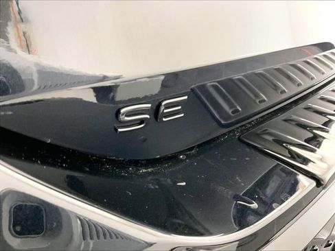 New 2026 Volkswagen Tiguan SE R-Line AWD/4WD image 9