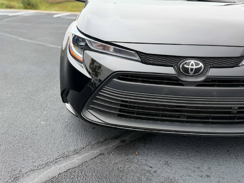 Used 2024 Toyota Corolla LE FWD image 4